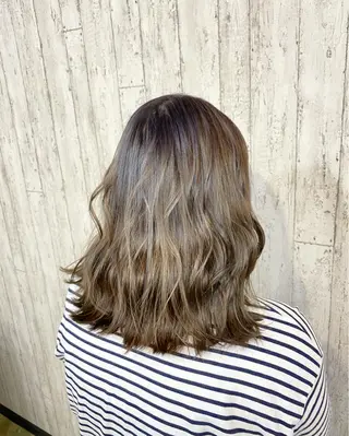 ミディアム カラー 勝河 怜楊のヘアスタイル