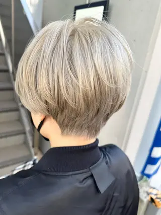 ショート ✨透明感カラー✨ ✨小顔カット✨山木のヘアスタイル