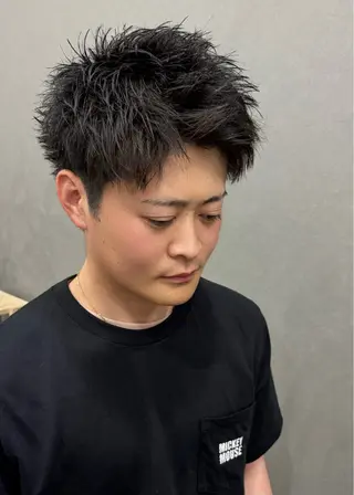 メンズ ✨ブリーチ無しWカラ ー・メンズ✨佐藤秀太のヘアスタイル