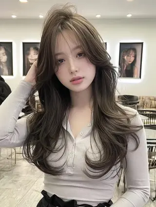 セミロング 𝓨̆̈𝓾𝓲ྀི 🫧カットモデルのヘアスタイル