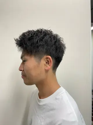 ショート 岡本 佳久のヘアスタイル