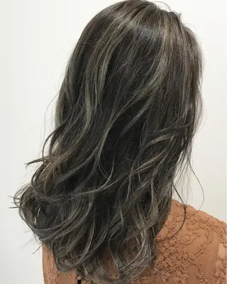 セミロング カラー 若杉 諒のヘアスタイル