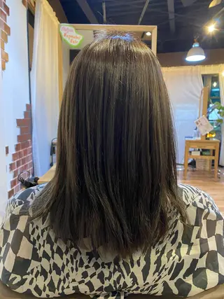 ミディアム カラー 松下 詩恵里のヘアスタイル