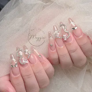 ネイル Maggie Nail🦩のネイルデザイン