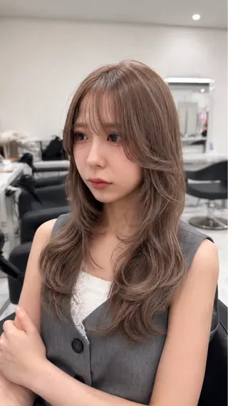 ロング 透明感ベージュ×レイ ヤーカット🎀セナのヘアスタイル