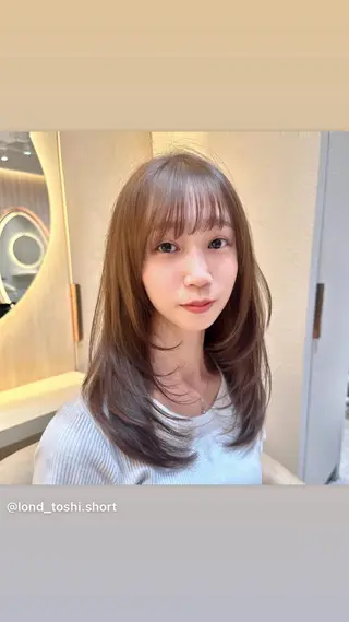 セミロング 縮毛矯正✨🫧 レイヤー川村利幸のヘアスタイル