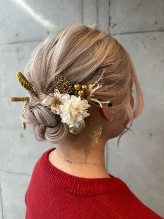 セミロング ヘアアレンジ はやしほのか| ヘアセット×カラーのヘアスタイル