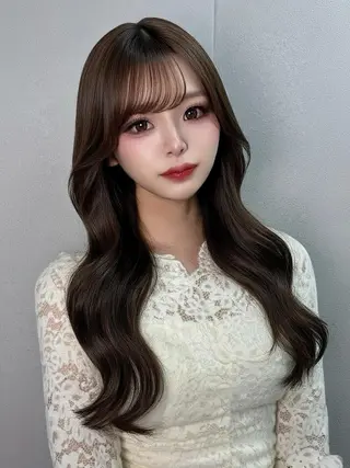 ロング カラー 友田 那都のヘアスタイル