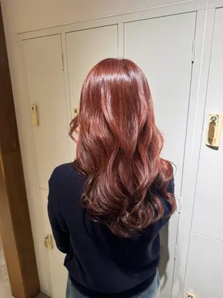 ロング カラー 山根 里緒のヘアスタイル