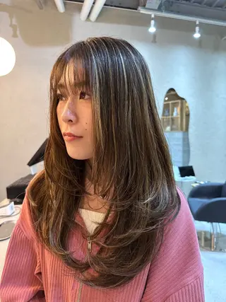 ロング カラー Shiro RENのヘアスタイル