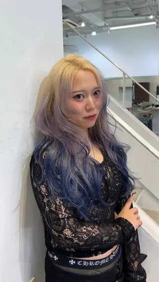 ロング 🤍ハイトーン/デザ インカラーまりん🤍のヘアスタイル