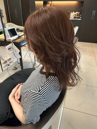 ミディアム カラー 小嶺 麗華のヘアスタイル