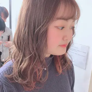 ミディアム カラー TRENCH 相澤 果歩のヘアスタイル
