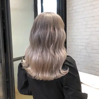 ミディアム カラー 銀座/ハイトーン/ hayaka 🖤のヘアスタイル