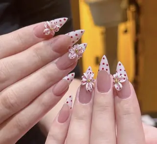 ネイル Pure&Rich Nailのネイルデザイン