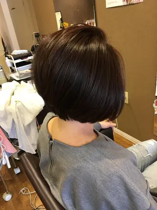 ショート カラー ヘアアレンジ CALMHAIR 五十實淳のヘアスタイル