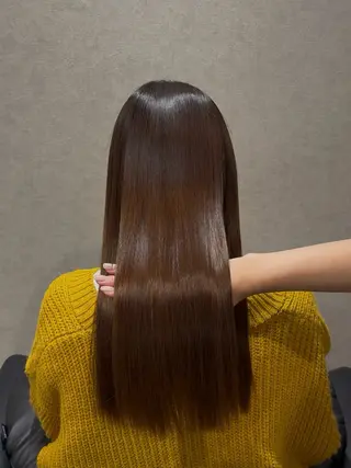 ロング 阪急箕面駅 艶カラー/縮毛矯正のヘアスタイル