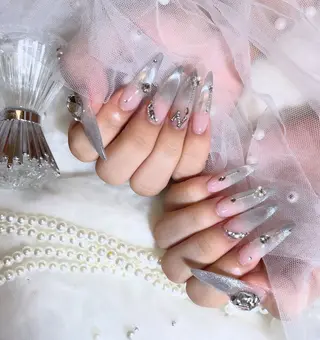 ロング 小さな ねいる屋さんのネイルデザイン