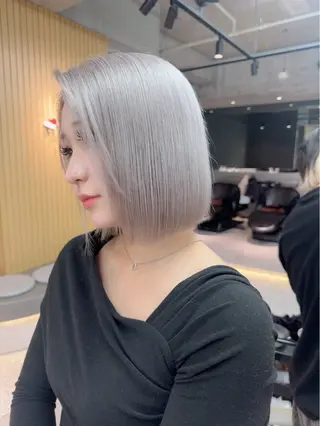 ショート カラー みのりハイトーン デザインカラーのヘアスタイル