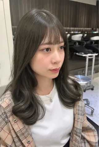 セミロング 山田 ひかりのヘアスタイル