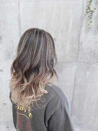 カラー セミロング 古橋 瑞希のヘアスタイル