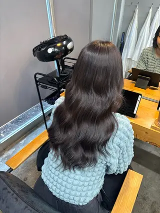 カラー ROCCOeast AKARIのヘアスタイル