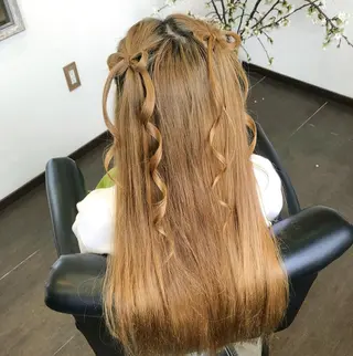 ロング カラー ヘアアレンジ ilo レイナのヘアスタイル