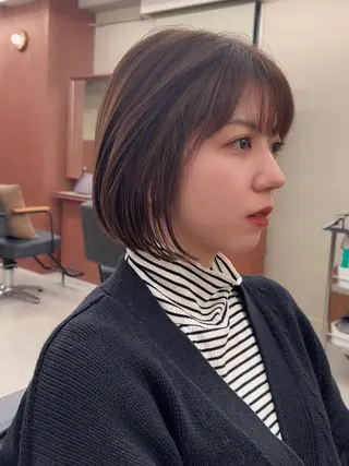 ショート バタフライレイヤー/ ニシトモユキのヘアスタイル