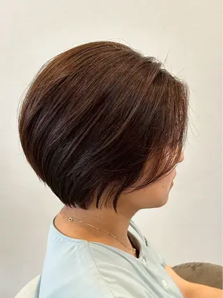 ショート カラー 大谷 真央のヘアスタイル