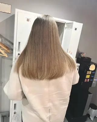 ロング 川尻 詩織のヘアスタイル