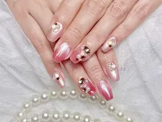 ネイル 🦋 Queenieのネイルデザイン