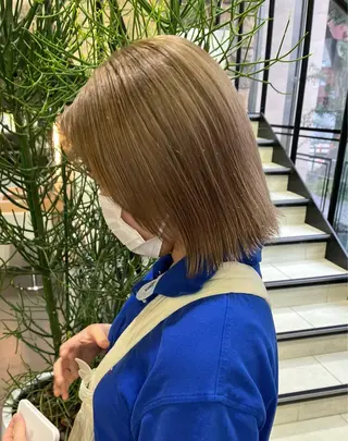 ショート カラー 海外girl🤎 透明感ベージュmaoのヘアスタイル