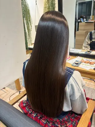 ロング Uni. 心斎橋 wakabaのヘアスタイル
