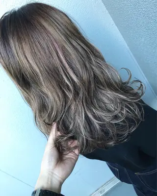 ロング Loob.TOKYO MIYA🌈のヘアスタイル