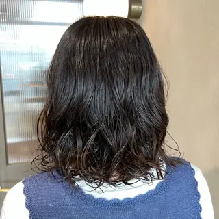 ミディアム カラー パーマ 黒坂 唯奈 /パーマ・ボブ特化のヘアスタイル