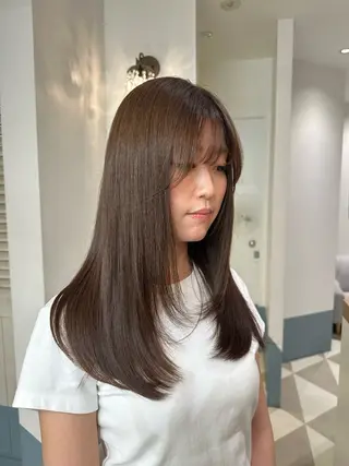 ロング カラー 安丸 結夏のヘアスタイル