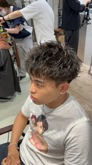 パーマ メンズ fifth原宿 宮部蓮のヘアスタイル