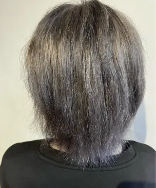 カラー 松下 詩恵里のヘアスタイル