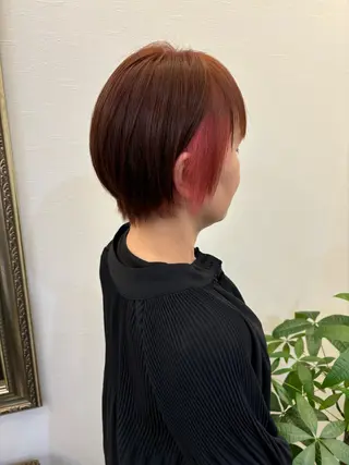 ショート ツノガイ エリのヘアスタイル