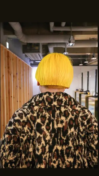 ショート カラー よしだ とおいのヘアスタイル