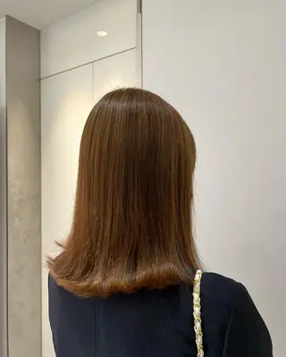 ミディアム コテ巻きパーマ💙 シノヤユイのヘアスタイル