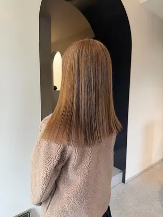 ミディアム カラー SHIINA シイナのヘアスタイル