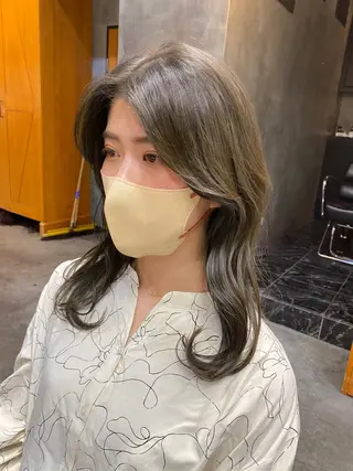 セミロング カラー 透明感カラー🌿 グレージュ🐺陽介のヘアスタイル