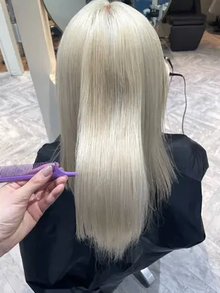 ロング カラー ミルクティー× グレージュMOMOのヘアスタイル