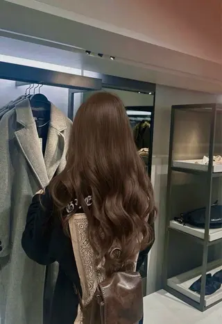 ロング カラー 韓国っぽ×透け感🪽 Fumi 🤍のヘアスタイル