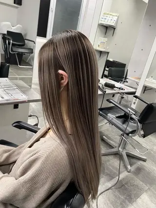 カラー 草島 友樹のヘアスタイル