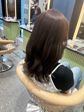 セミロング カラー 🩵韓国レイヤー│ ハッシュ│愛華🪽のヘアスタイル