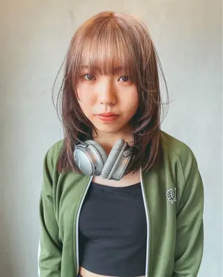 ミディアム 草野ゆずき⌇縮毛矯正 ⌇Wカラー⌇レイヤーのヘアスタイル