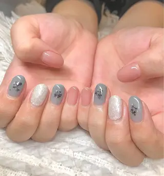 ショート カラー パーマ ヘアアレンジ マツエク・マツパ el. by Aoのネイルデザイン