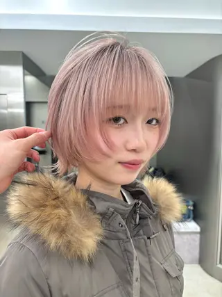 ミディアム レイヤー・カット モデル・透明感カラーのヘアスタイル